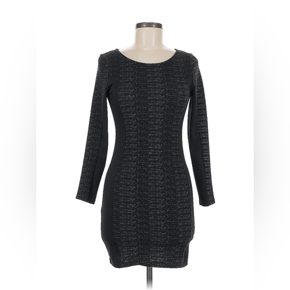 H&M Divided Black Long Sleeve Dress - Picture 2 of 8